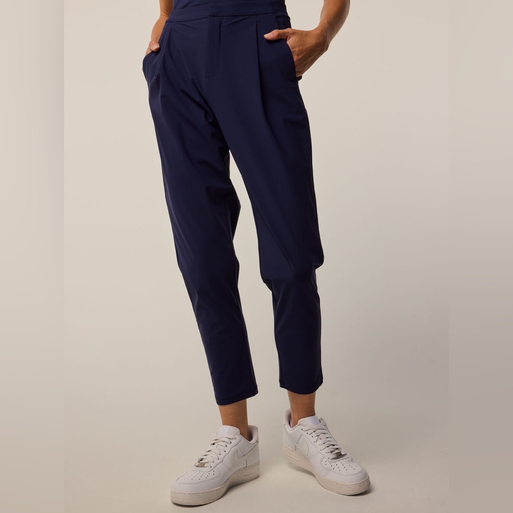 Greyson Women’s Phoenix Pleated Trouser
